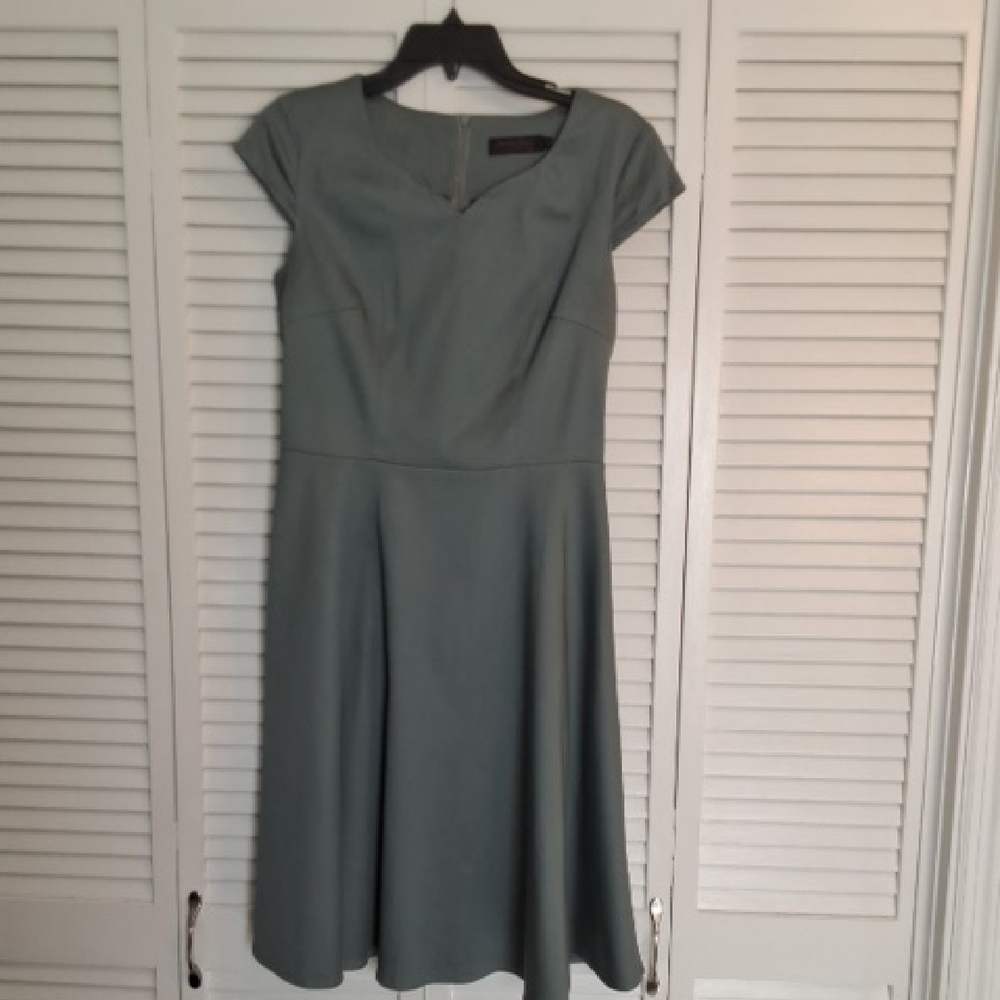 Elegant Green Women's Dress